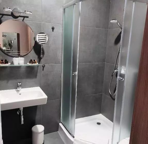 ベッドアンドブレックファースト Waterfront Lodge