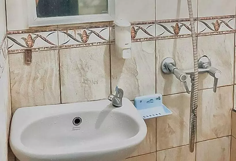 ホテル Aida Syariah Mitra Reddoorz