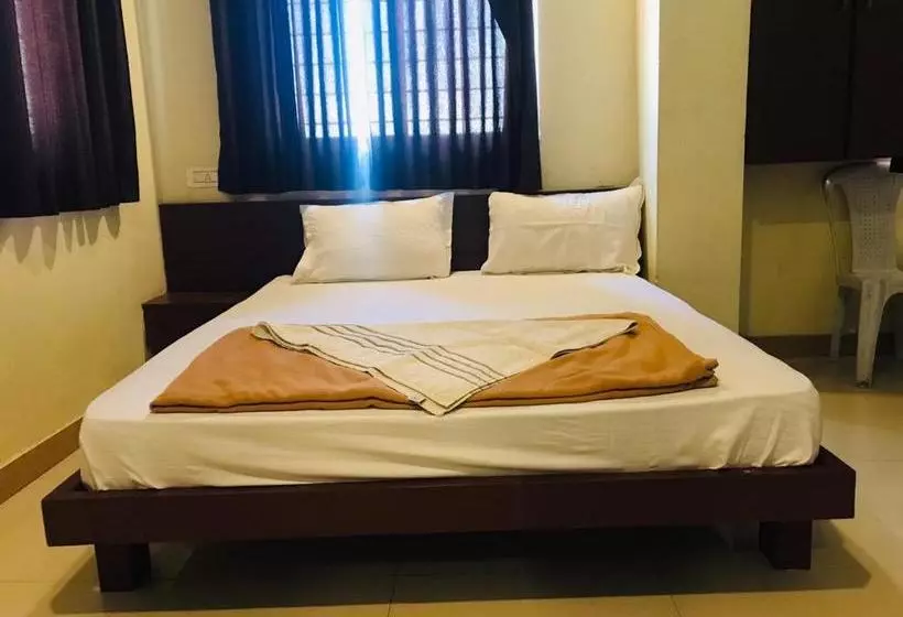 هتل Staymaker Bright Palace Residency