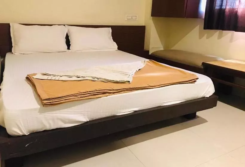 هتل Staymaker Bright Palace Residency