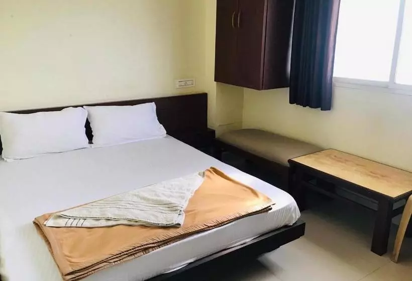 هتل Staymaker Bright Palace Residency