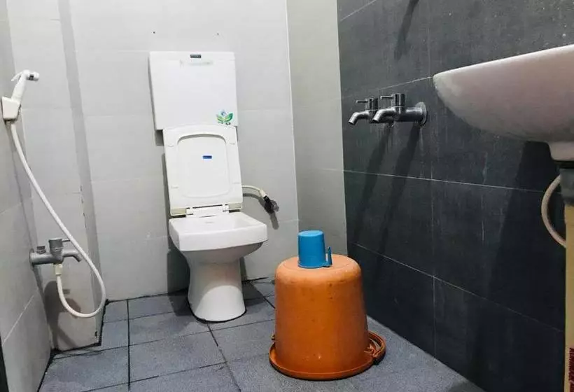 هتل Staymaker Bright Palace Residency