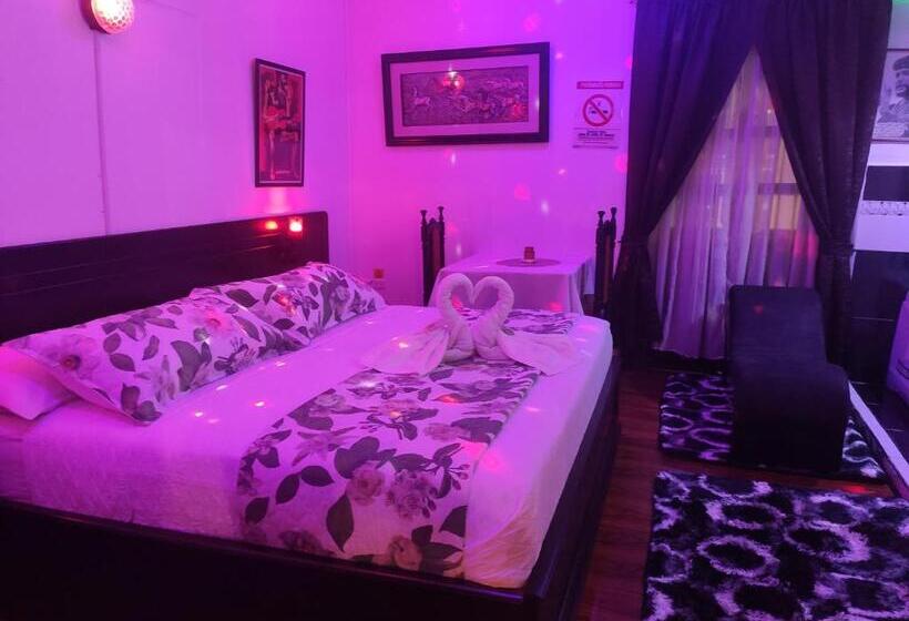 酒店 El Che No Apto Para Corruptos