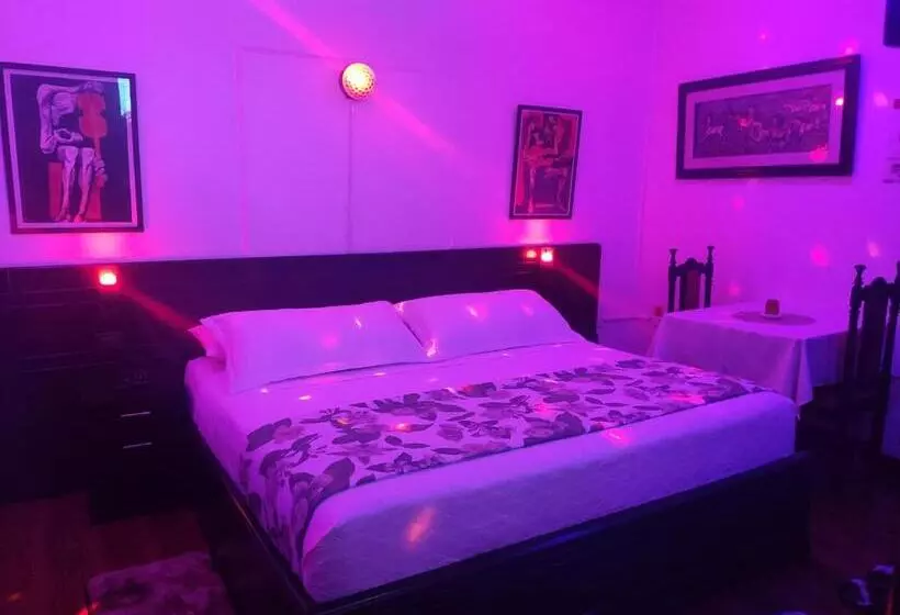 ホテル El Che No Apto Para Corruptos