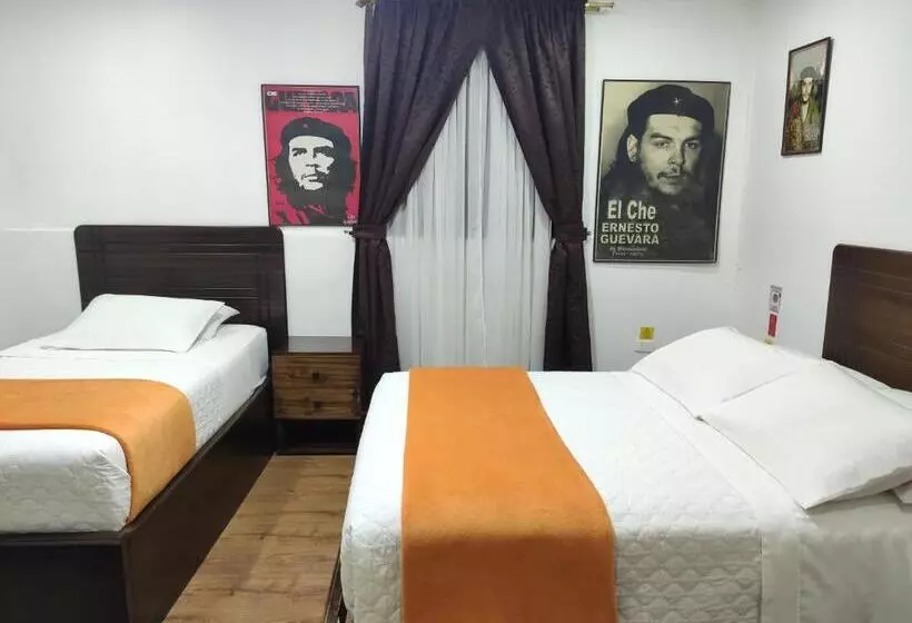 ホテル El Che No Apto Para Corruptos