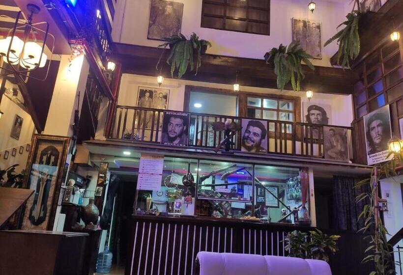 酒店 El Che No Apto Para Corruptos