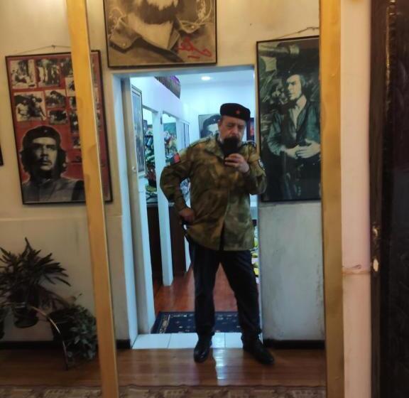 酒店 El Che No Apto Para Corruptos