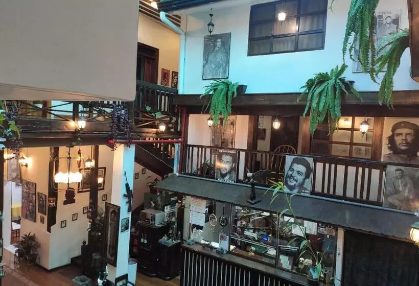 ホテル El Che No Apto Para Corruptos