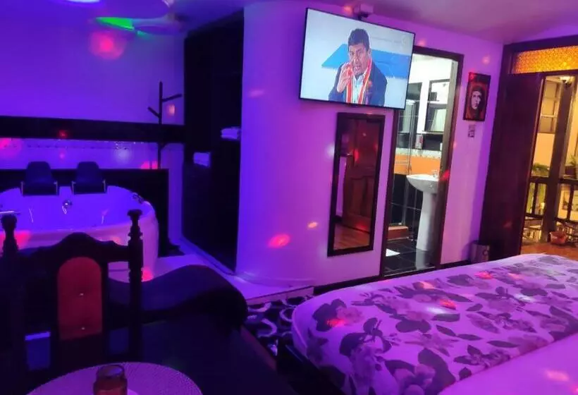 ホテル El Che No Apto Para Corruptos