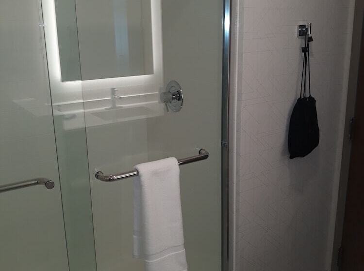 Otel Holiday Inn Express & Suites Jackson, An Ihg