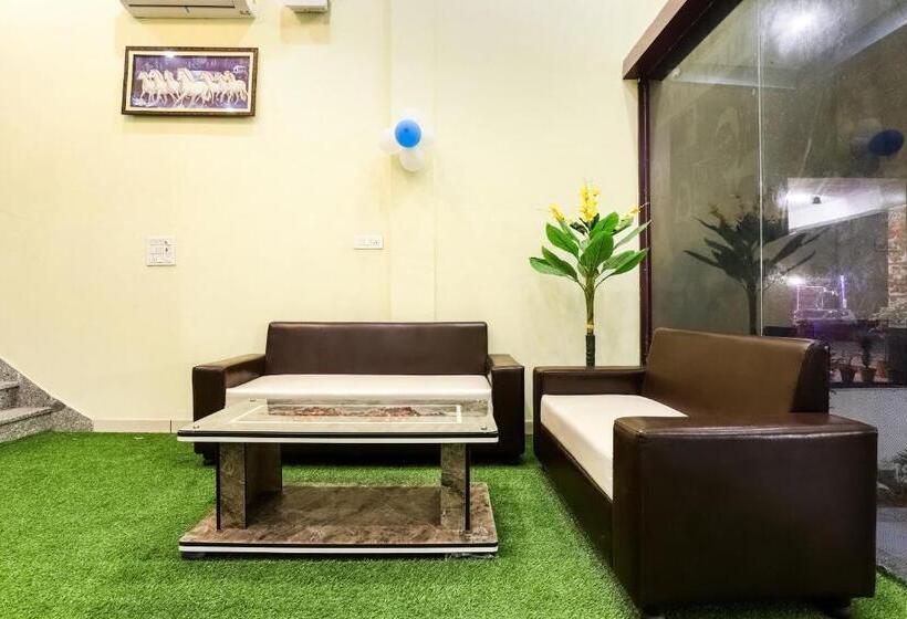 Hr 20 Hotel And Restaurant