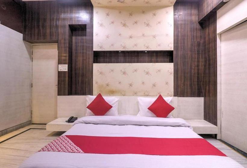 בית מלון כפרי Oyo 78411 The Luxury Living