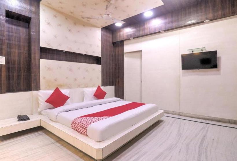 בית מלון כפרי Oyo 78411 The Luxury Living