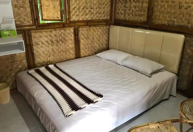 Hôtel Oyo 90225 Rumah Bamboo