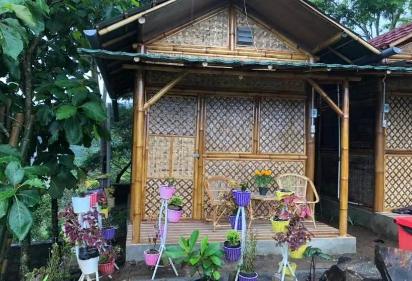 Hôtel Oyo 90225 Rumah Bamboo