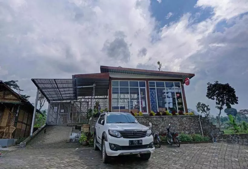 Hôtel Oyo 90225 Rumah Bamboo
