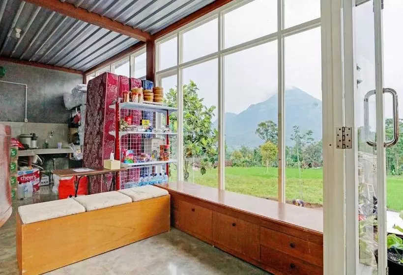 Hôtel Oyo 90225 Rumah Bamboo