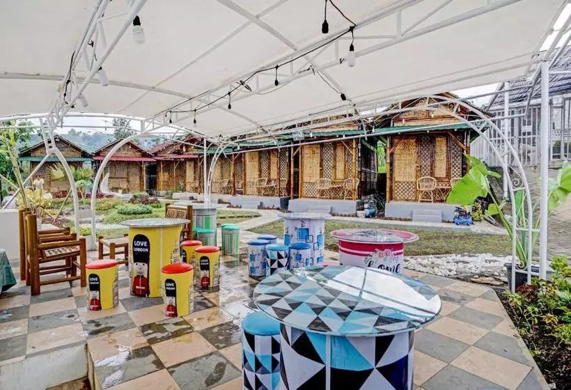Hôtel Oyo 90225 Rumah Bamboo