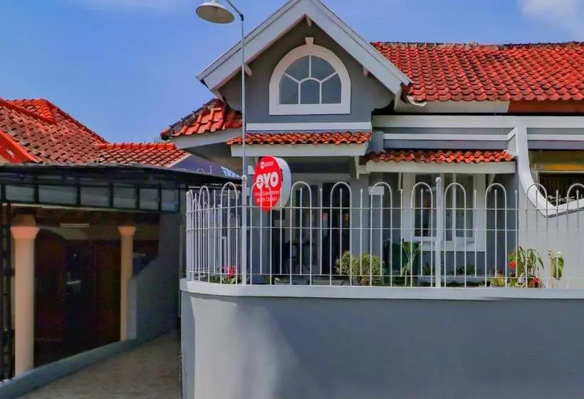 Hotelli Oyo 90255 Villa Cipendawa Md28 Cianjur