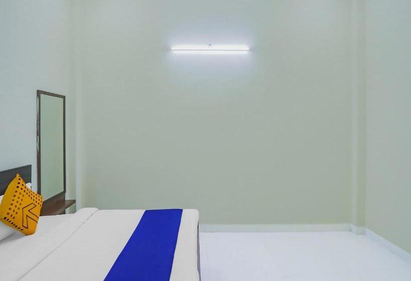 ホテル Spot On 78529 Rr Guest House