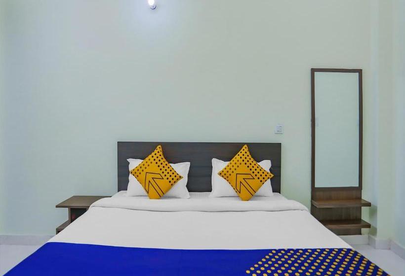 ホテル Spot On 78529 Rr Guest House