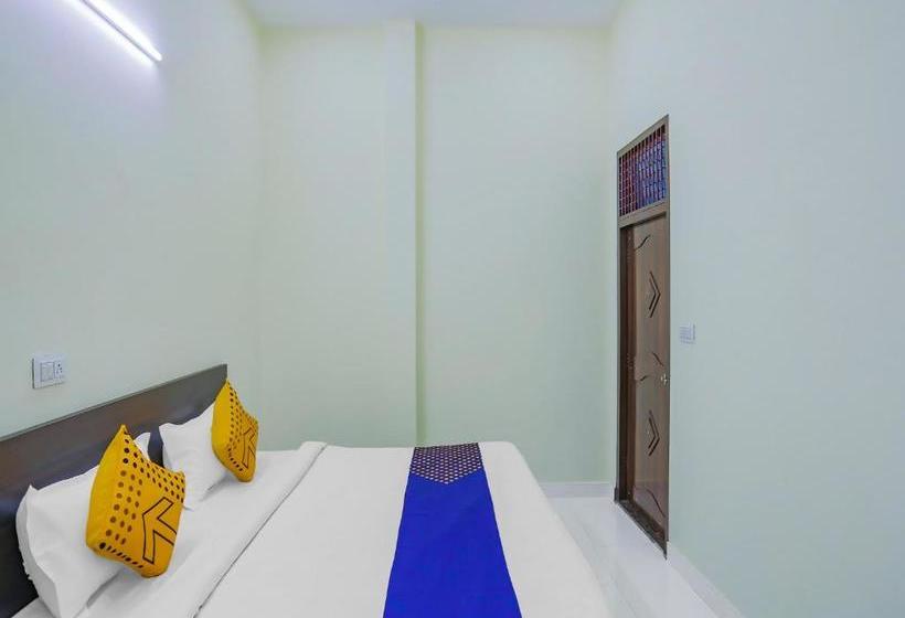 ホテル Spot On 78529 Rr Guest House