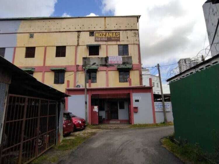 בית מלון כפרי Spot On 90179 Moza Inn