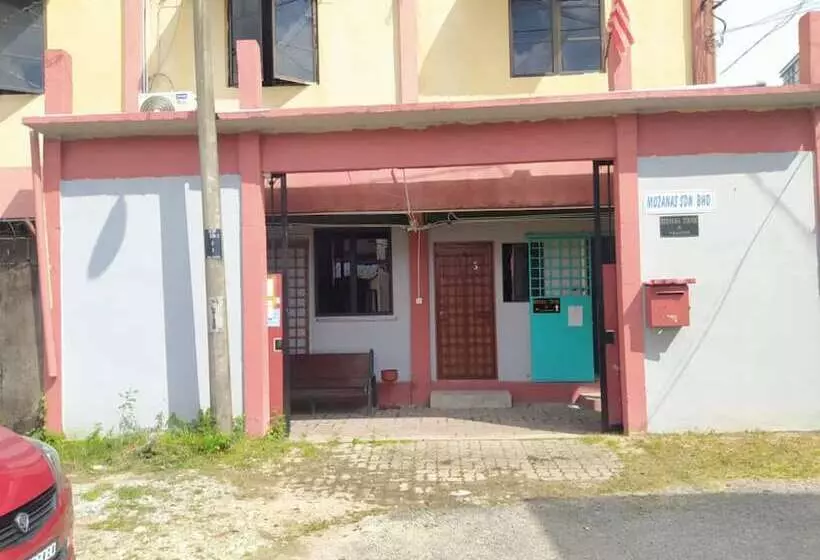 هتل Spot On 90179 Moza Inn