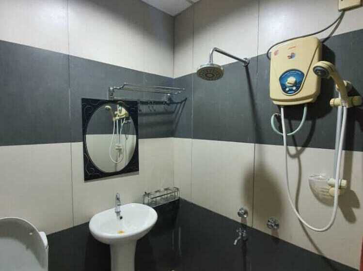 בית מלון כפרי Spot On 90179 Moza Inn