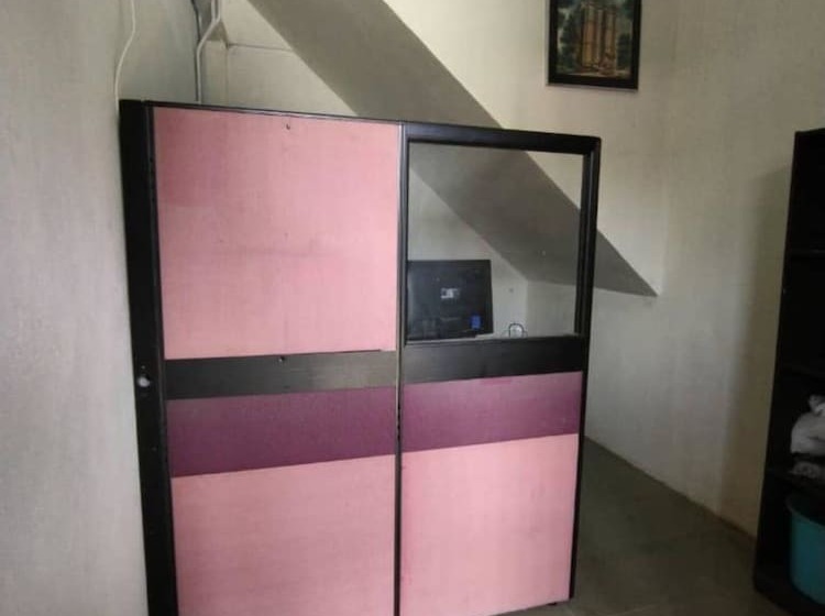 בית מלון כפרי Spot On 90179 Moza Inn