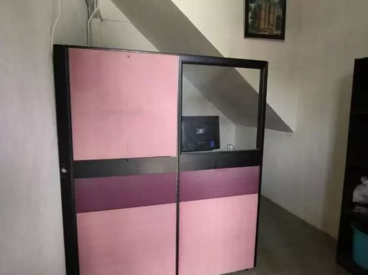 هتل Spot On 90179 Moza Inn