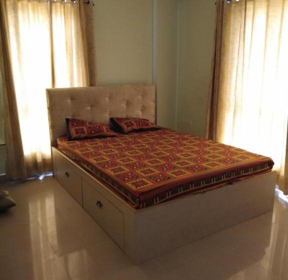 פנסיון Smart Airport Couple Friendly Guset House