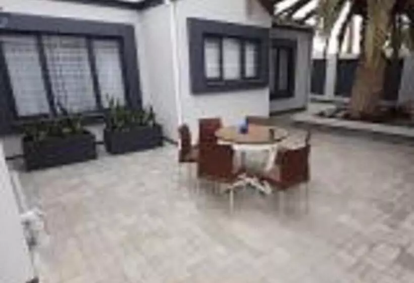 تختخواب و صبحانه Guesthouse Indongo Swakopmund