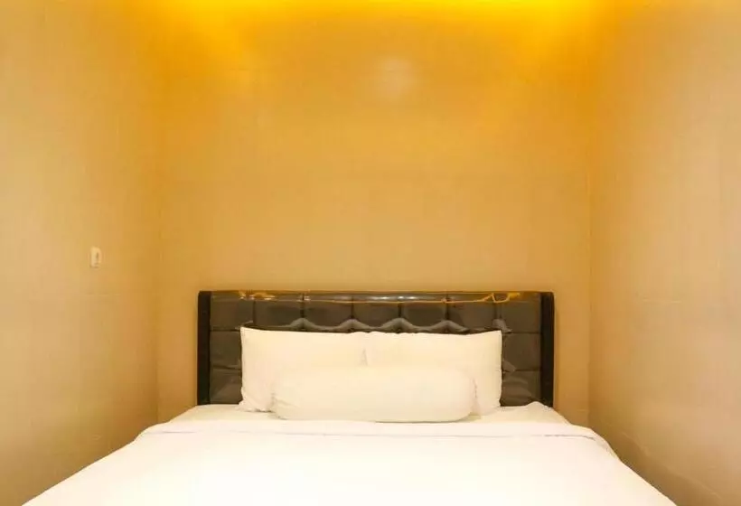 ホテル Hp Residence Mitra Reddoorz Near Alun Alun Kediri