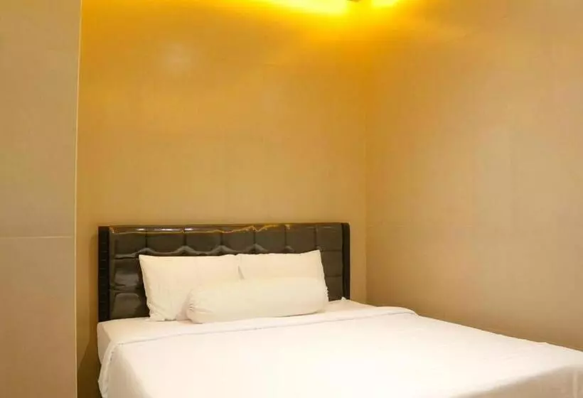 ホテル Hp Residence Mitra Reddoorz Near Alun Alun Kediri