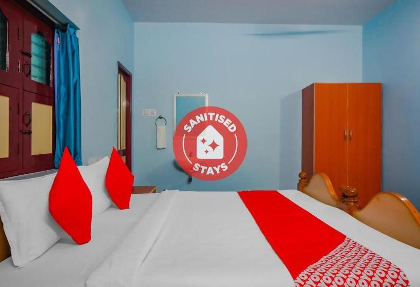 בית מלון כפרי Oyo 77797 Sree Rajeswari Residency