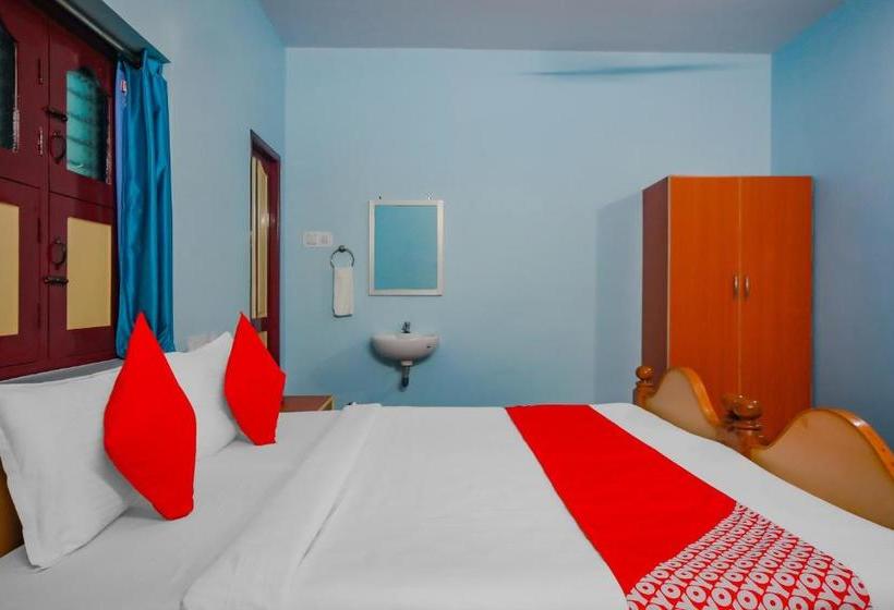 בית מלון כפרי Oyo 77797 Sree Rajeswari Residency