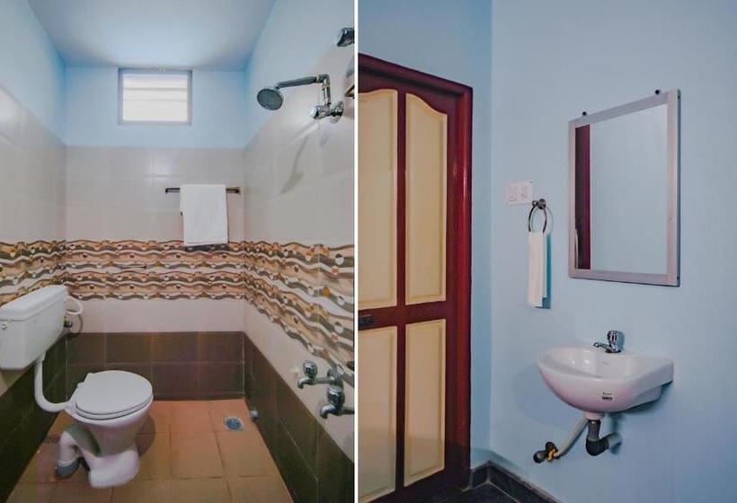 בית מלון כפרי Oyo 77797 Sree Rajeswari Residency