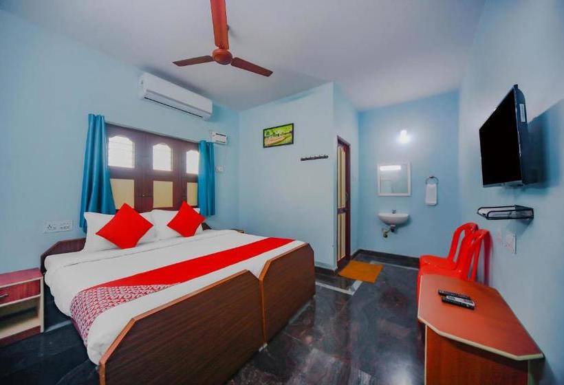 בית מלון כפרי Oyo 77797 Sree Rajeswari Residency