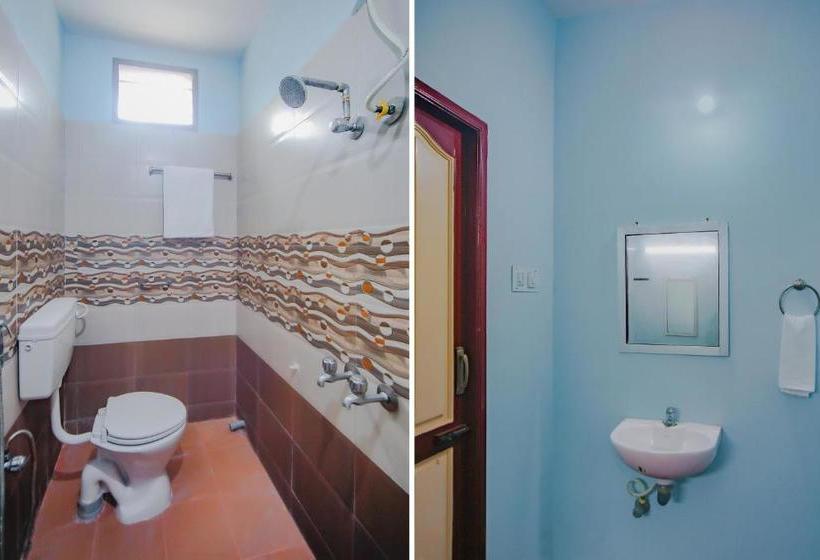 בית מלון כפרי Oyo 77797 Sree Rajeswari Residency