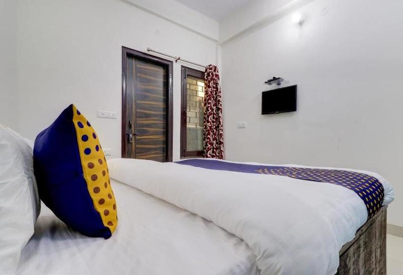 فندق Spot On 77952 Gs Guest House