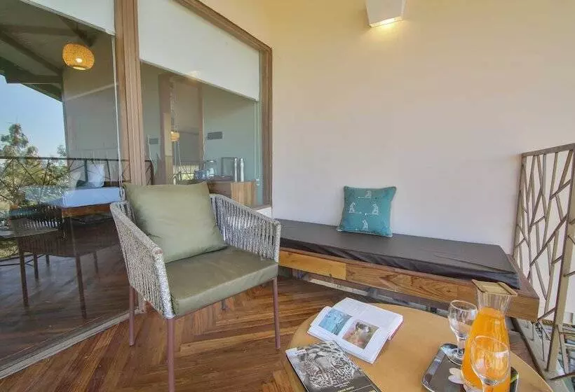 Hotelli Tadoba Jungle Camp