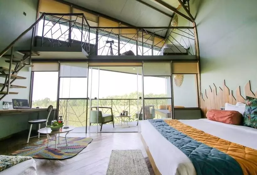 Hotelli Tadoba Jungle Camp