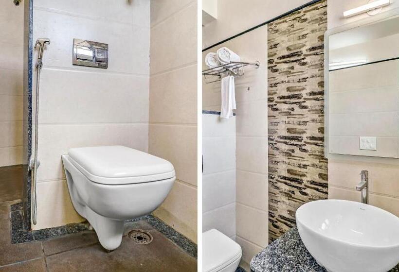 ホテル Treebo Punarnava Bypass Road