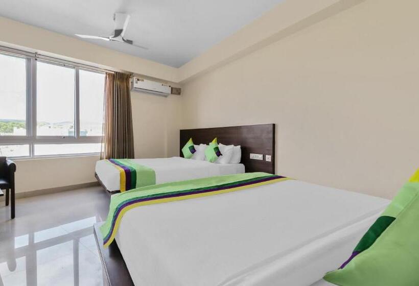 ホテル Treebo Punarnava Bypass Road