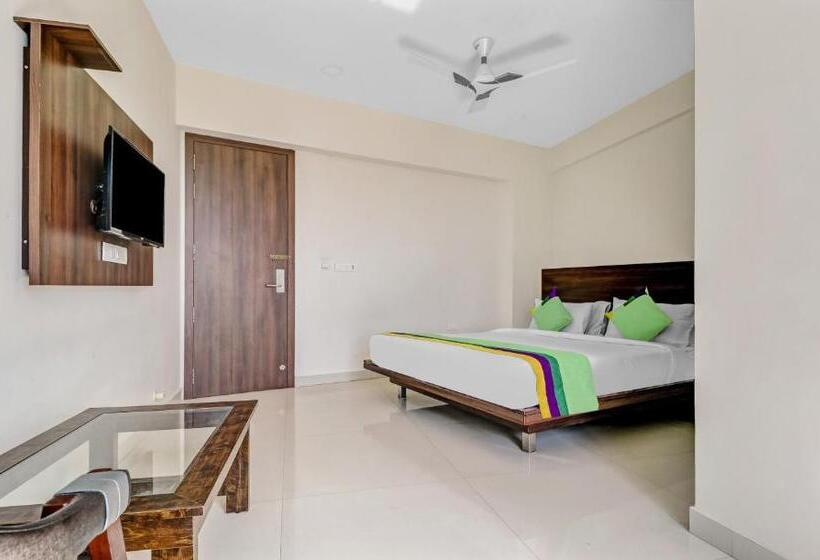 ホテル Treebo Punarnava Bypass Road