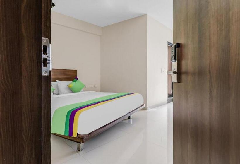 ホテル Treebo Punarnava Bypass Road