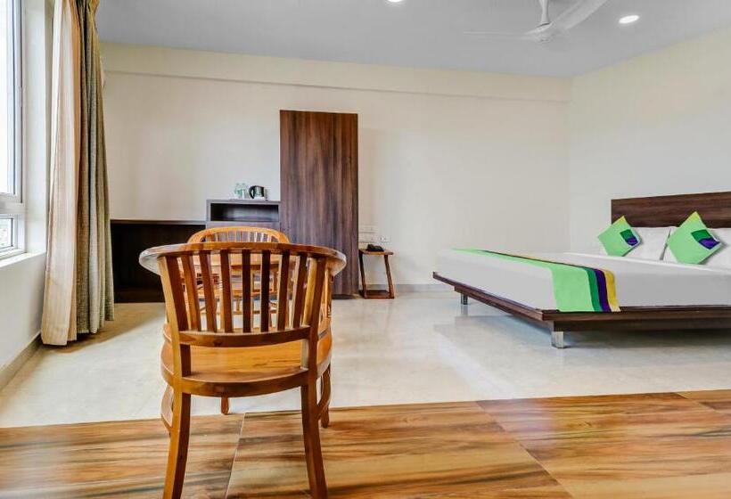 ホテル Treebo Punarnava Bypass Road