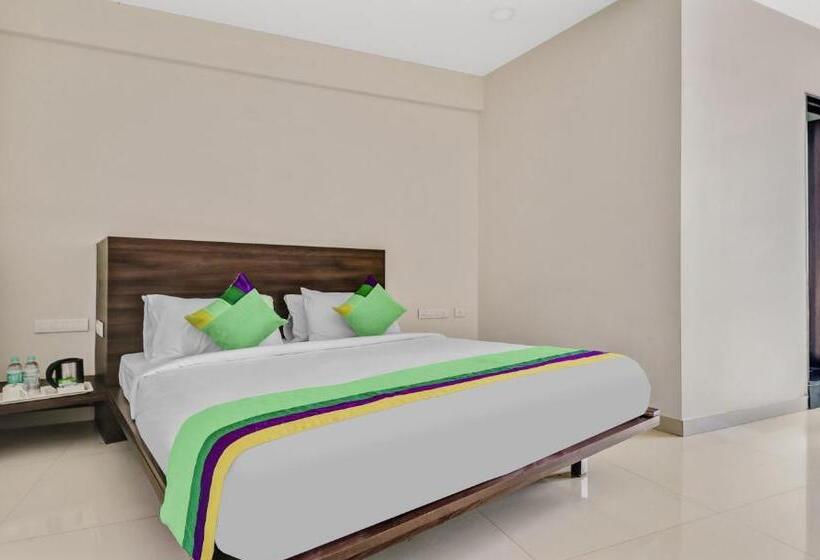 ホテル Treebo Punarnava Bypass Road