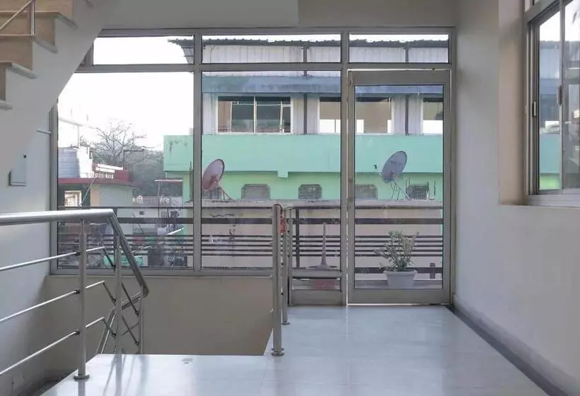 ペンション Gayatri Kunj